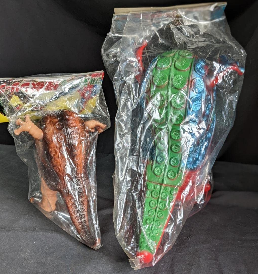 ジャイアント＆スタンダード・タッコング（ブルマァク復刻）ソフビ2体